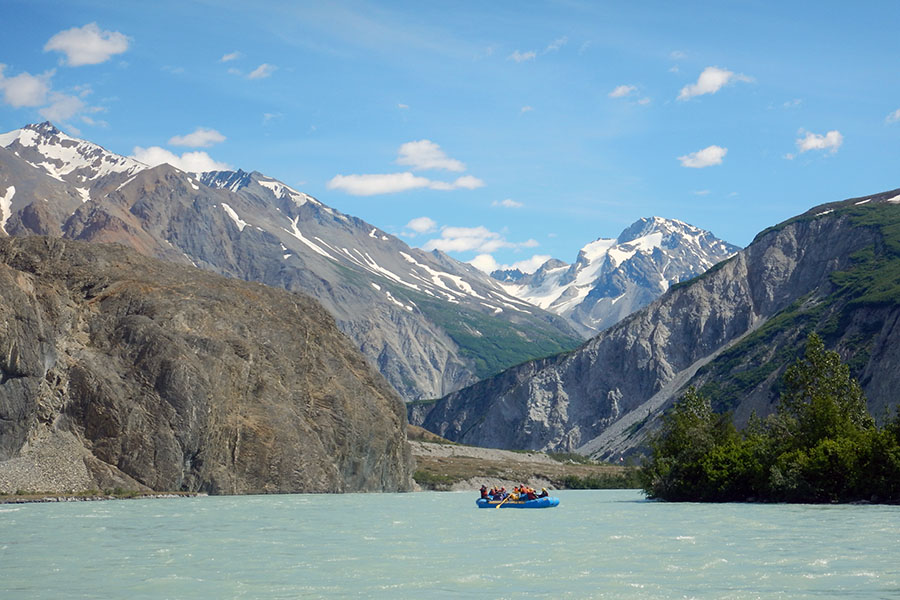 Rafting the Alsek River, which flows through the Yukon, British Columbia, Alaska, Glacier Bay National Park, Tatshenshini-Alsek Provincial Park